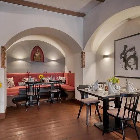 Eisenhut Hotel 4*