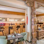 Hotel Eisenhut 4*