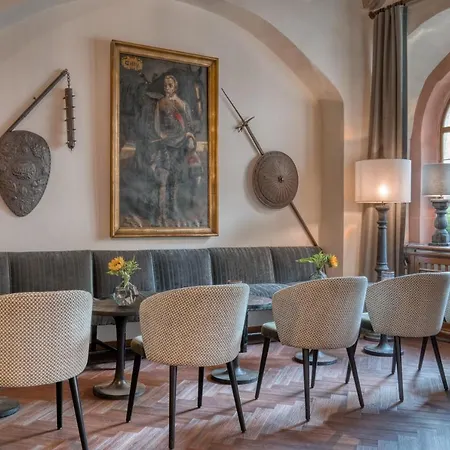 Hotel Eisenhut 4*