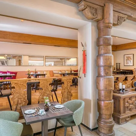 Hotel Eisenhut 4*