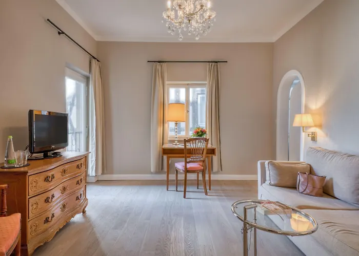 Hotell Eisenhut 4*